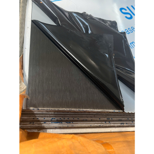 Tấm inox 304 Đen  xước HL